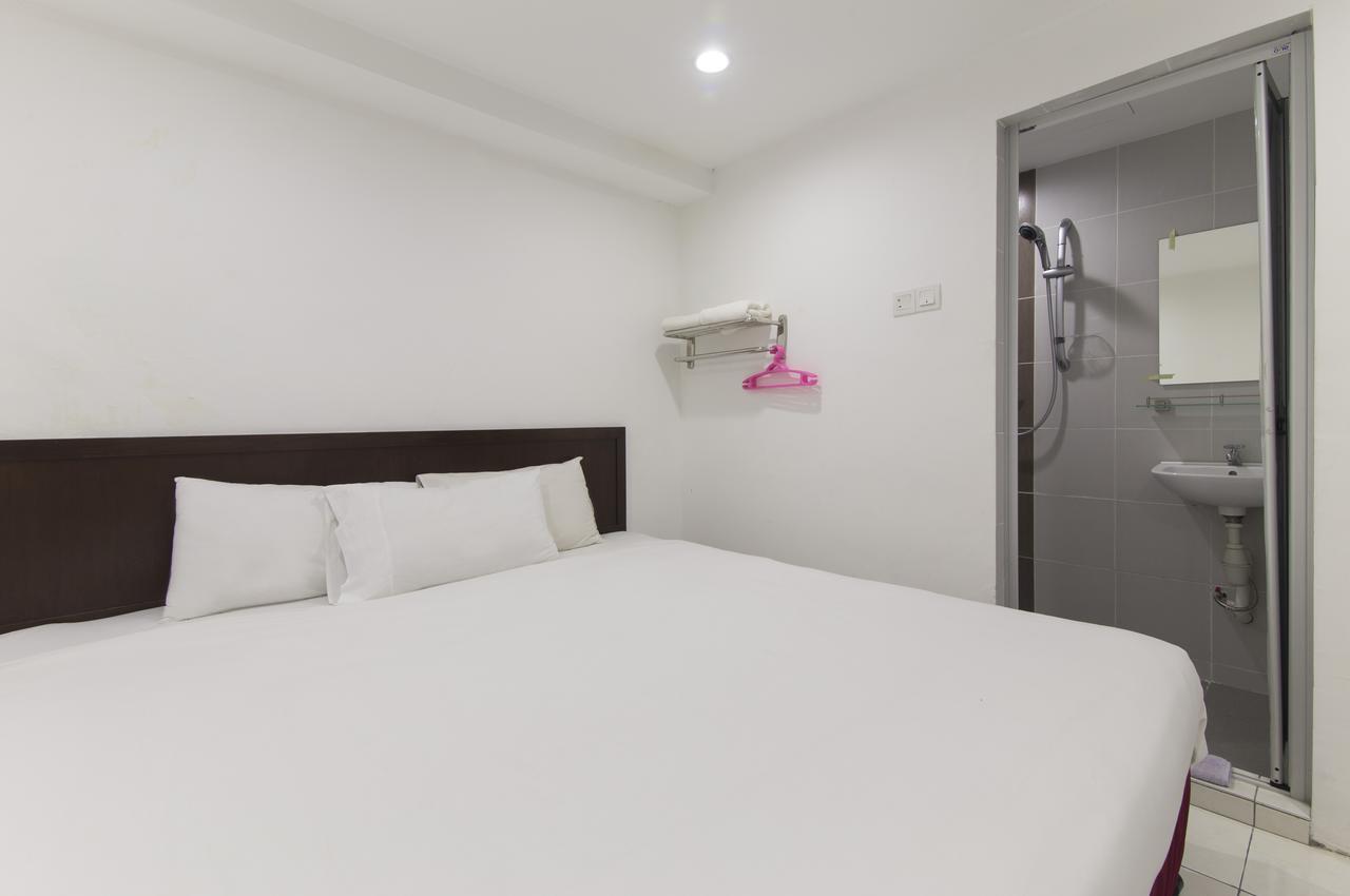 Charlies Boutique Hotel جورج تاون المظهر الخارجي الصورة