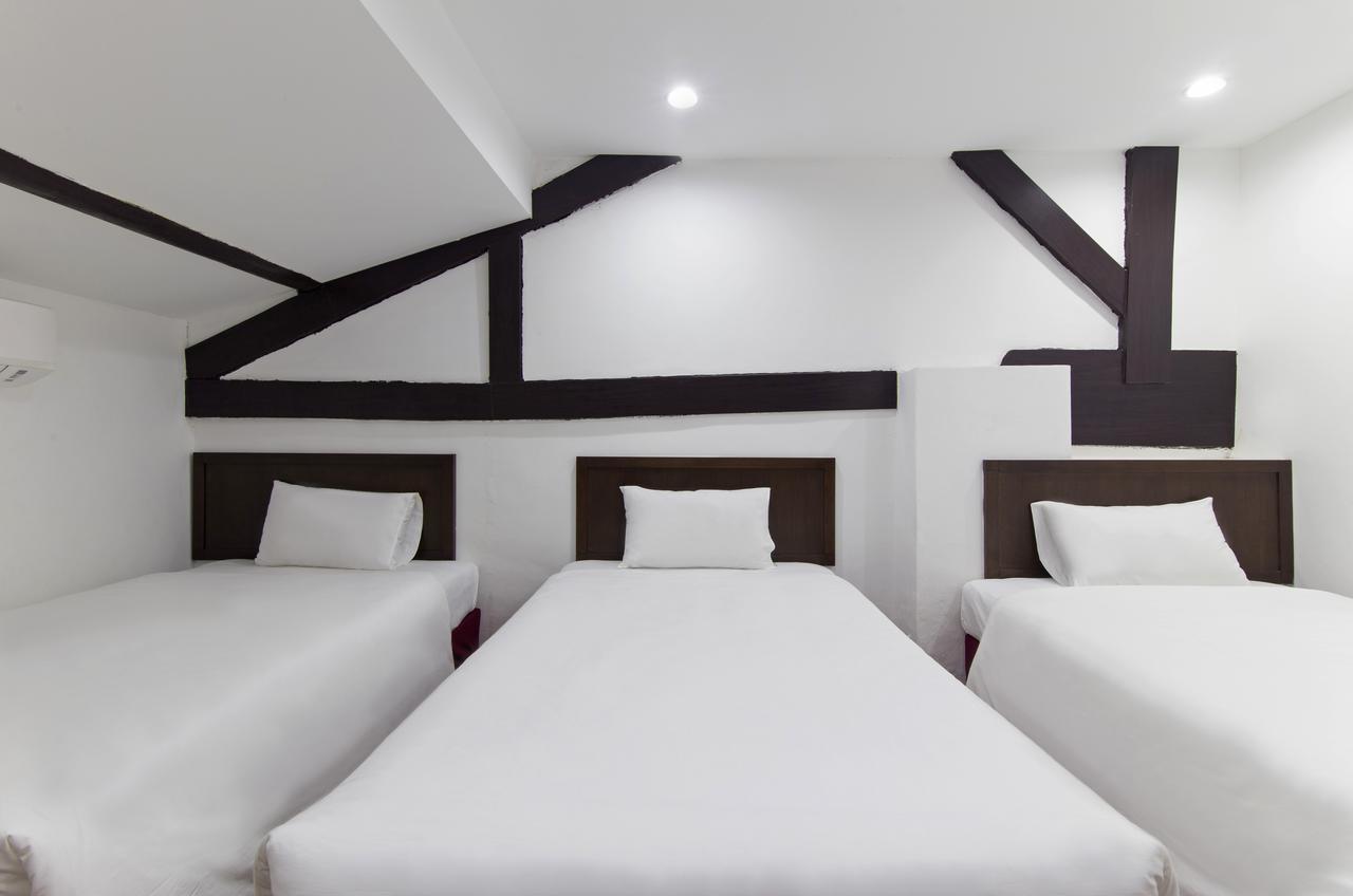 Charlies Boutique Hotel جورج تاون المظهر الخارجي الصورة